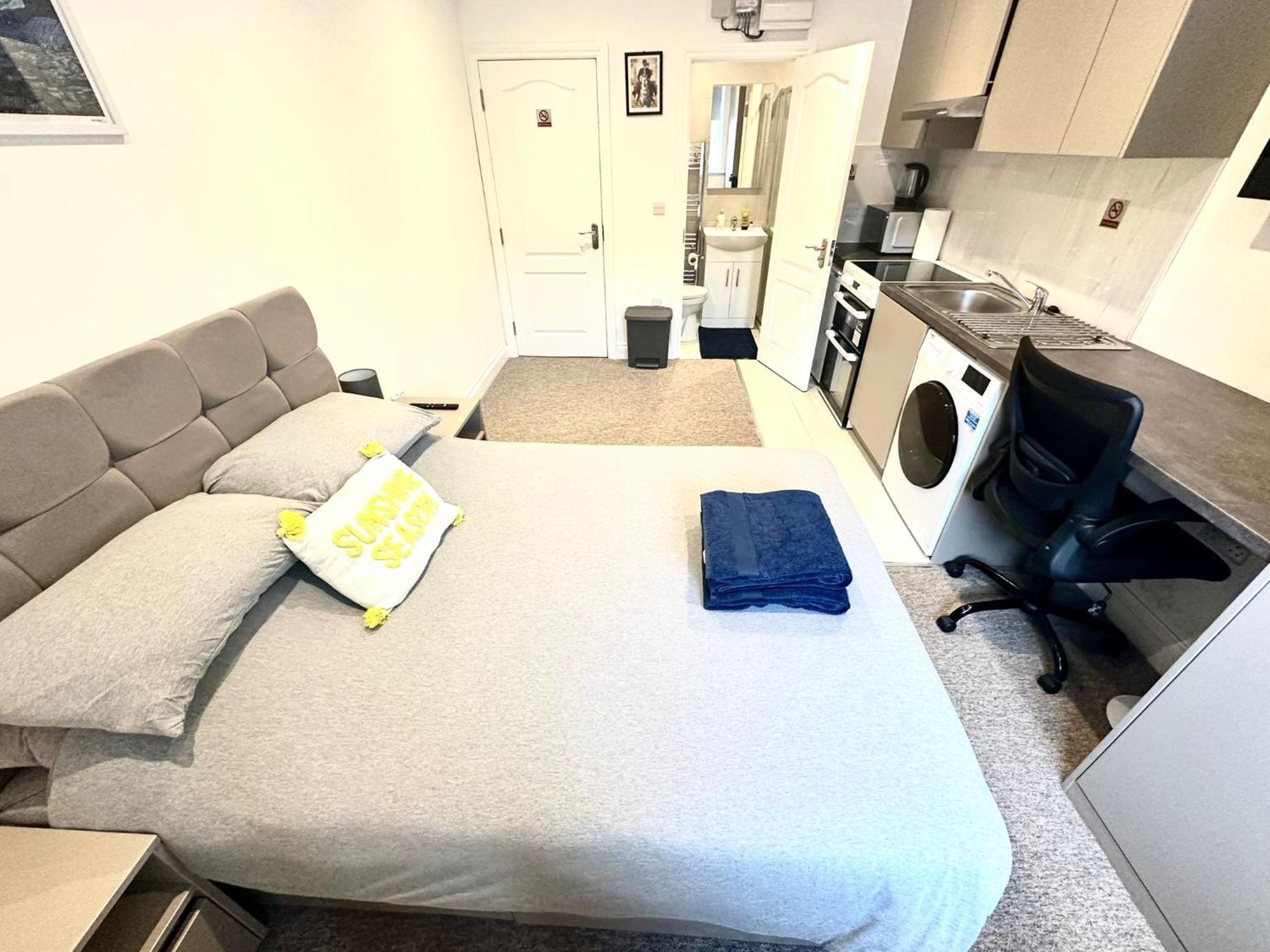 Bright Modern, Private Apartment,15 Mins To Central London Hendon Exteriör bild